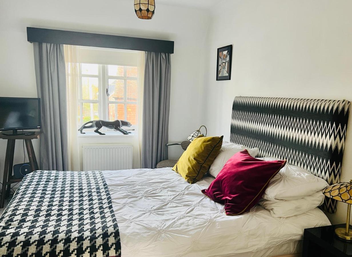 Larkin House Holiday home