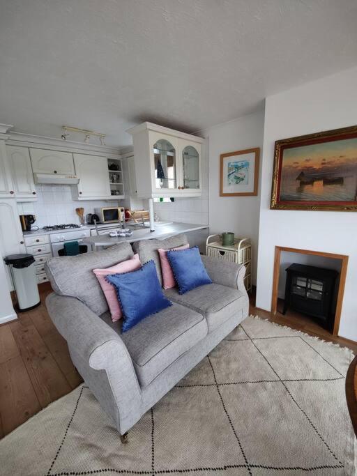 Stunning 1 Bedroom Over Looking River Apartment Rye