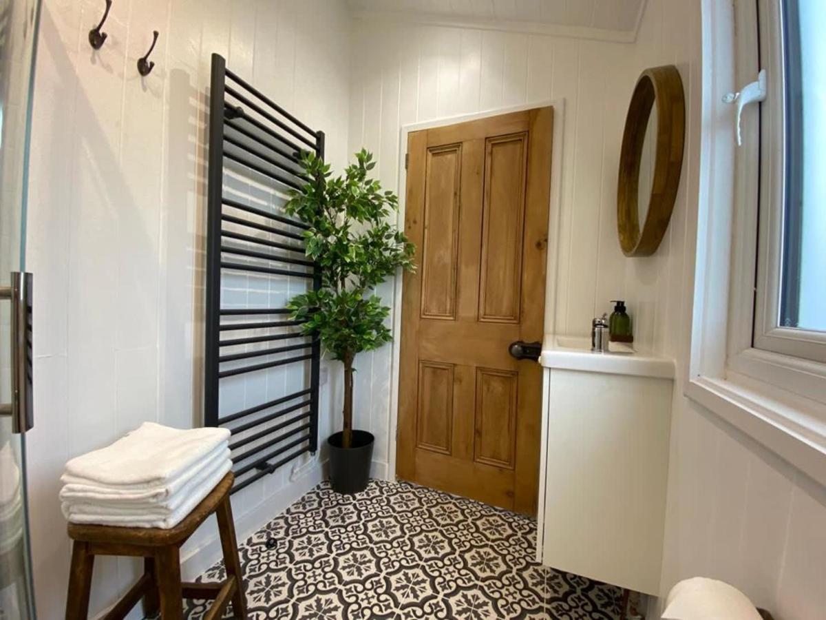 Beachside Bliss Cosy Jurys Gap Chalet