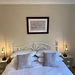 2 Regent Square