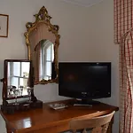 Whitefriars, Rye - Central Location With Parking For 3 Cars - Large Family Home