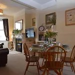 Tilling View With Private Parking