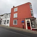 The Bronte Wing At The Apothecary Rye