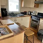Cozy Camber Caravan 3 Bedroom Retreat With Decking