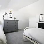 Lily Cottage