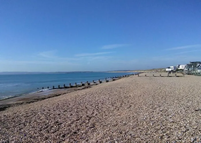 Charming 3-Bed Caravan In Camber Food Rest