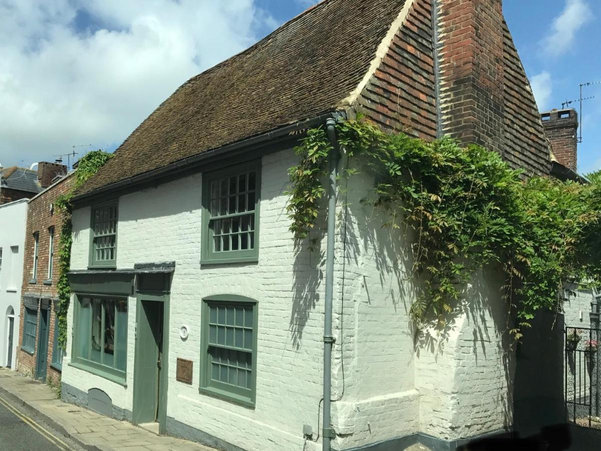 The Tea House Bed & Breakfast *