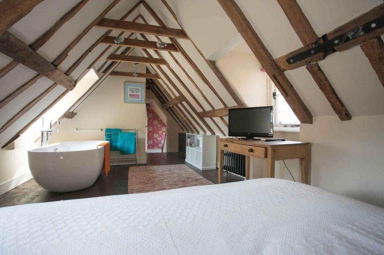 Medieval Town House - Walled Garden Sleeps 8 Holiday home Rye