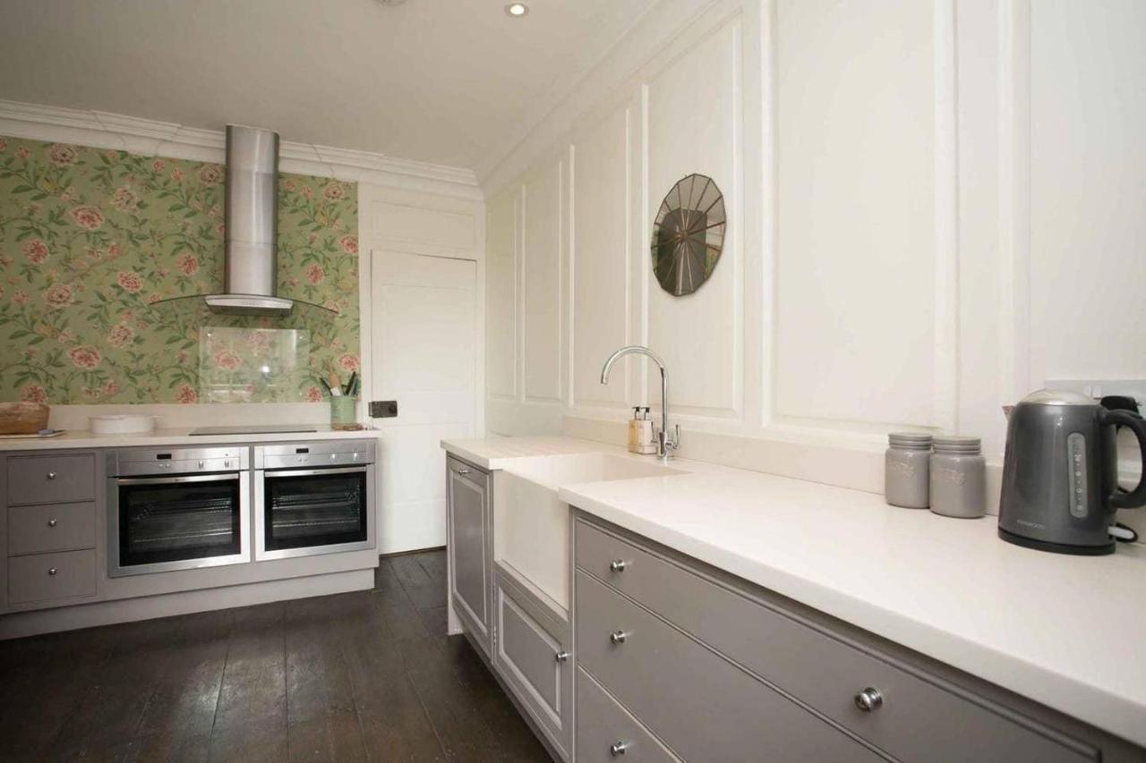 Holiday home Medieval Town House - Walled Garden Sleeps 8 Rye