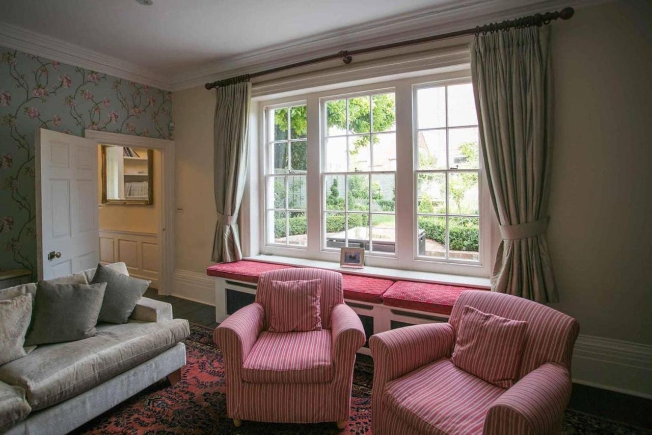 Holiday home Medieval Town House - Walled Garden Sleeps 8 Rye