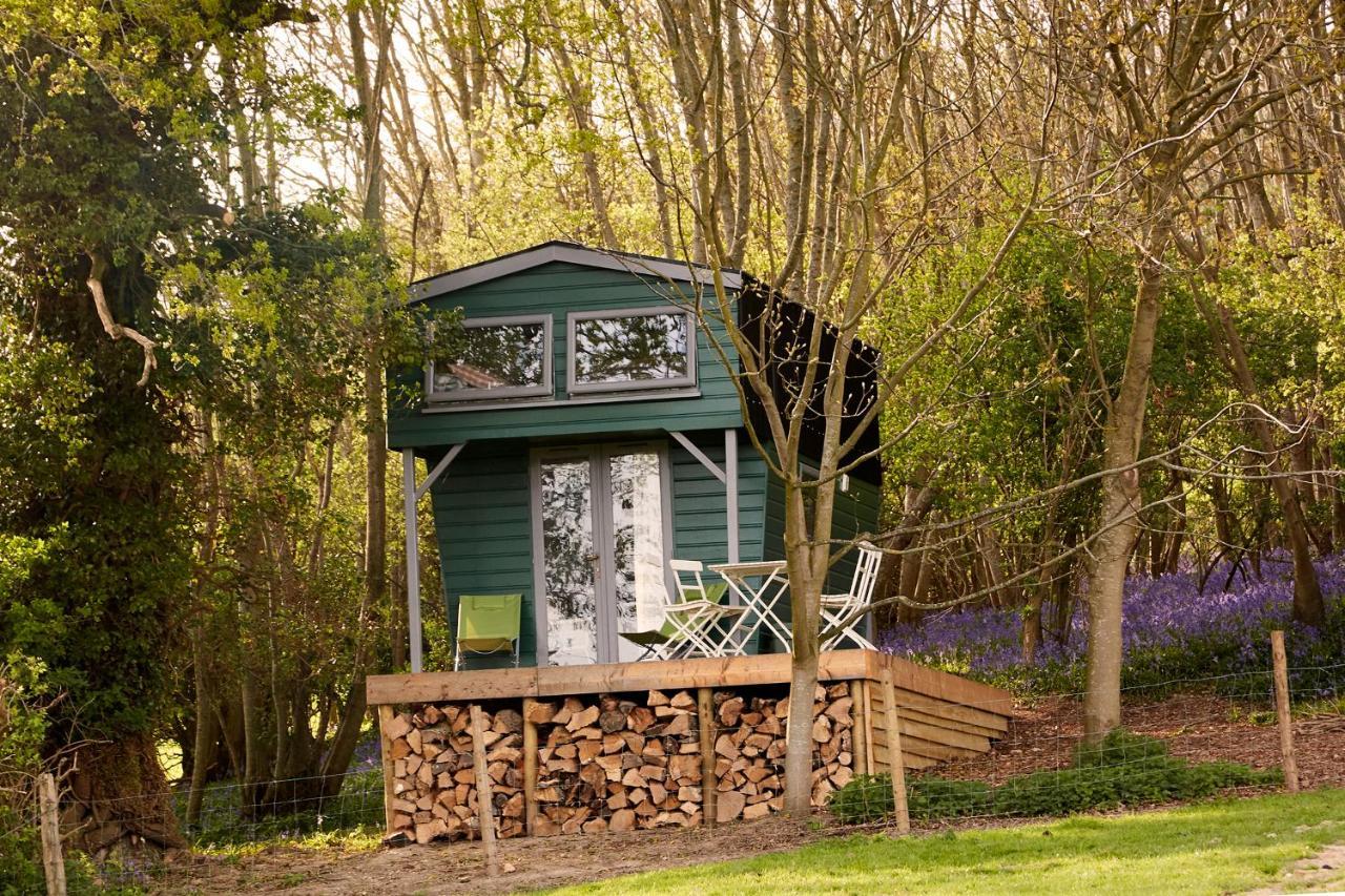 Extraordinary Huts Ltd Farm stay
