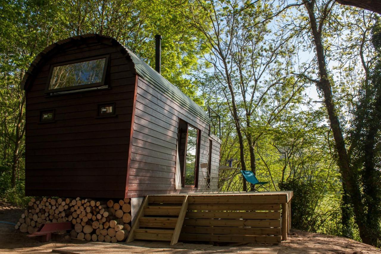 Extraordinary Huts Ltd Rye