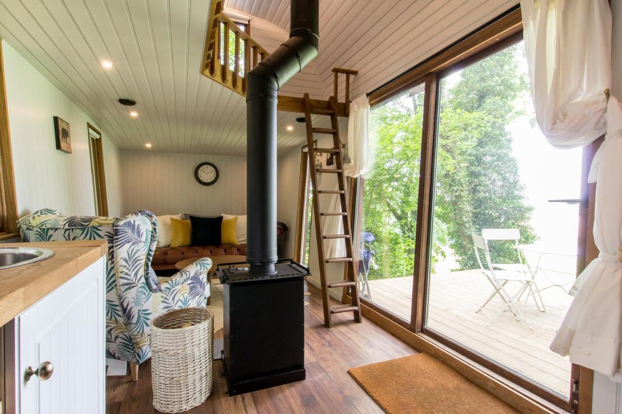 Extraordinary Huts Ltd Rye
