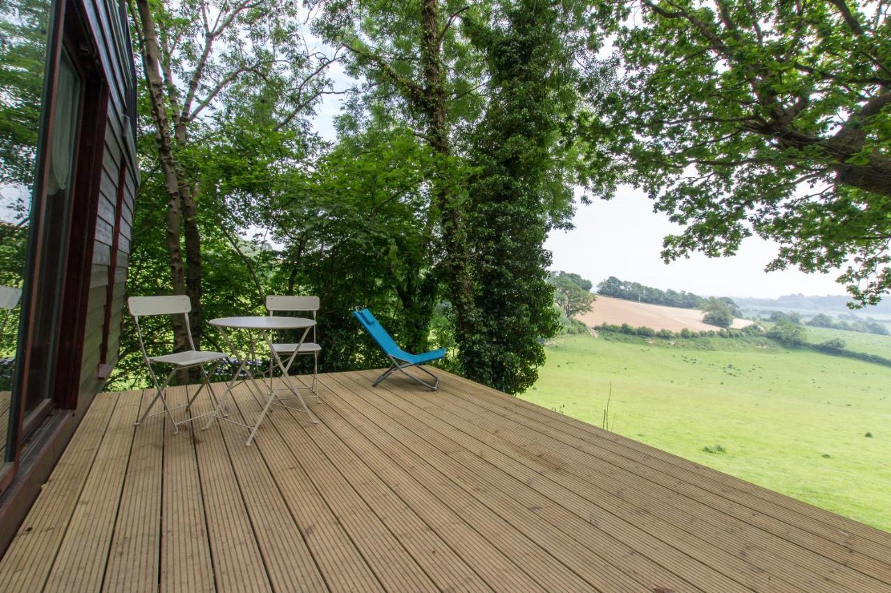 Farm stay Extraordinary Huts Ltd *