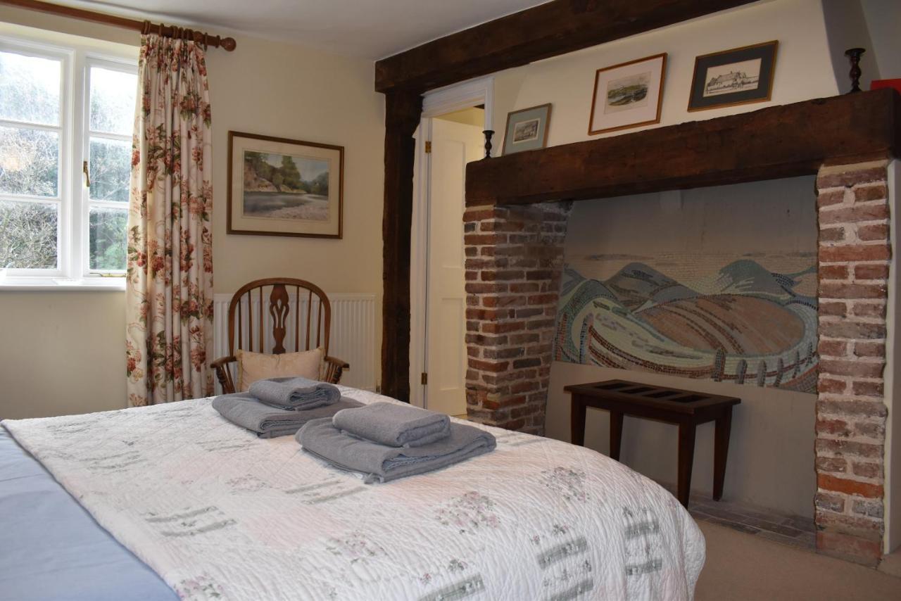 Whitefriars, - Location With Parking For 3 Cars - Large Family Rye