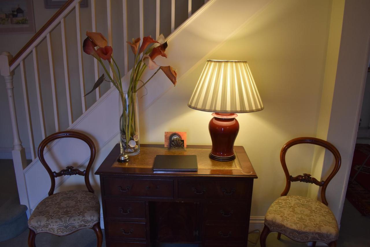 Whitefriars, - Location With Parking For 3 Cars - Large Family * Rye