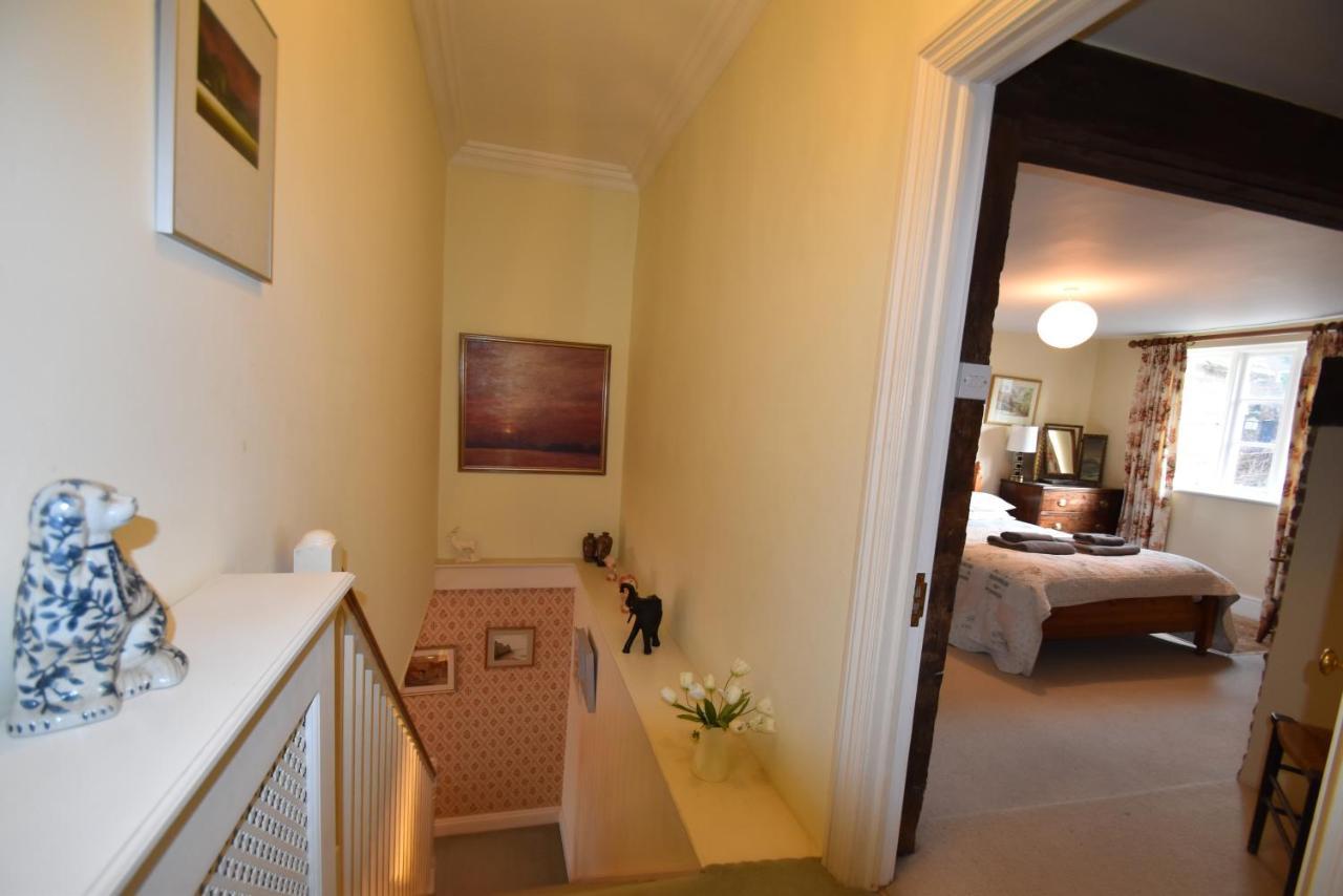 Whitefriars, - Location With Parking For 3 Cars - Large Family Rye
