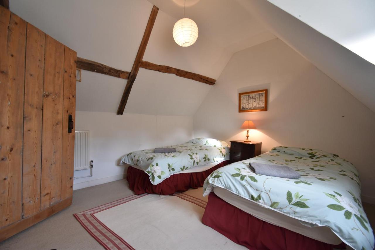 Whitefriars, - Location With Parking For 3 Cars - Large Family * Rye