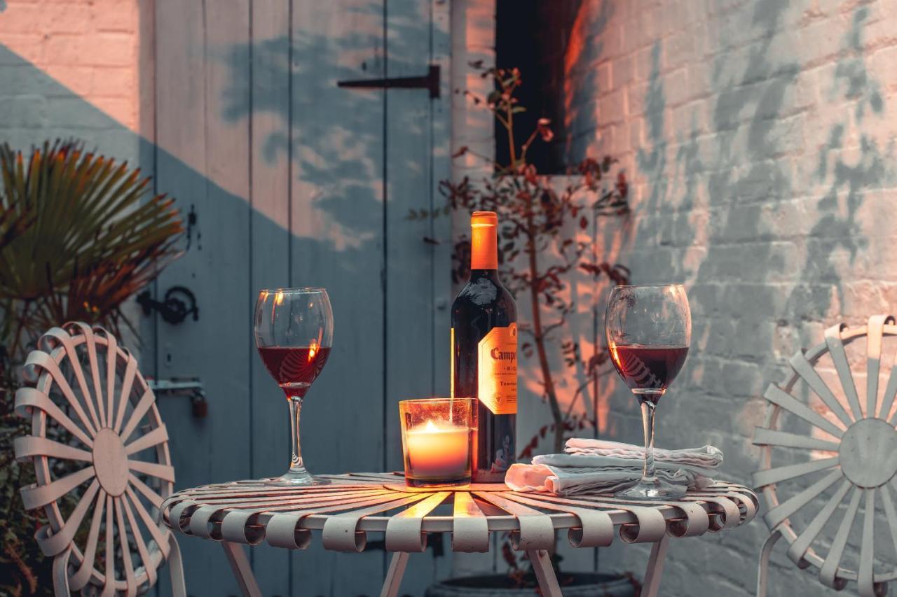 *new* Noel “a Romantic Quirky Little Gem” Holiday home *