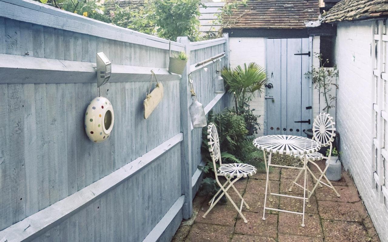 *new* Noel “a Romantic Quirky Little Gem”