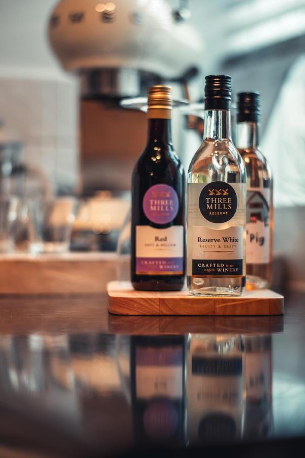 *new* Noel “a Romantic Quirky Little Gem” * Rye