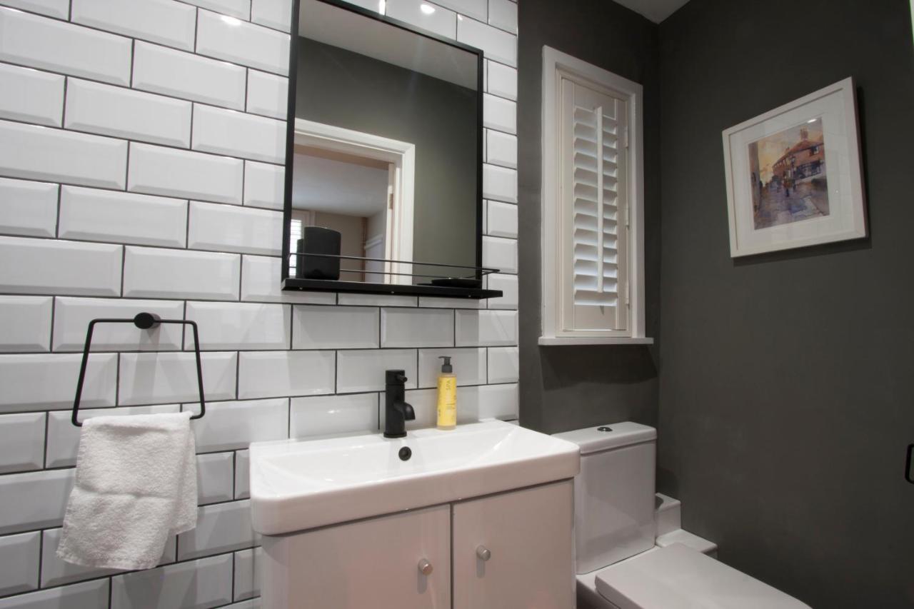 Merrythought - Entire 2 Bed, 2 Bath In The Heart Of Citadel Apartment *