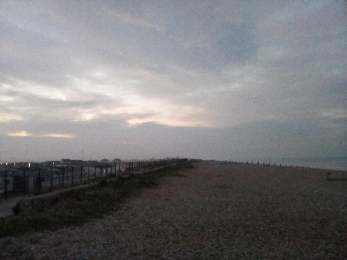 Stunning 3-bed Caravan In Camber Kitesurf Family Rye