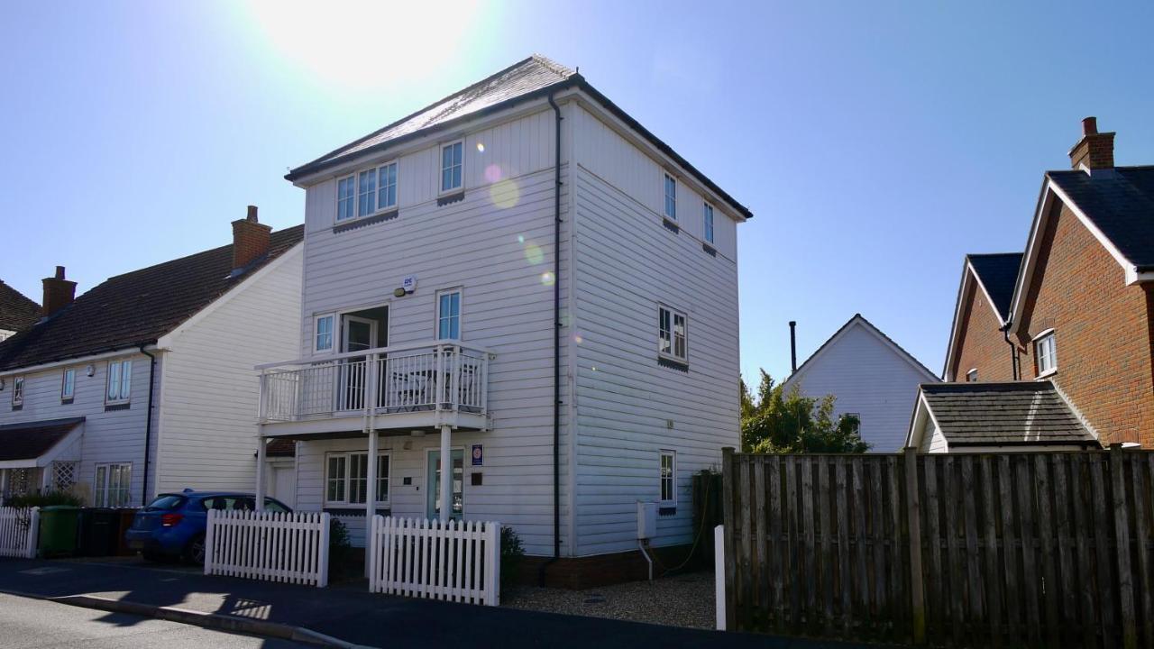 The Salty Dog Holiday Cottage, Camber Sands * Rye