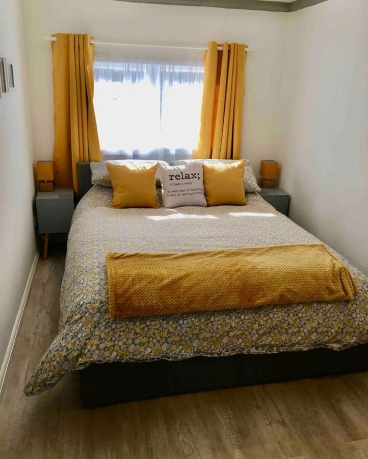 Apartment Rye- Tillingham - Location Location Location!
