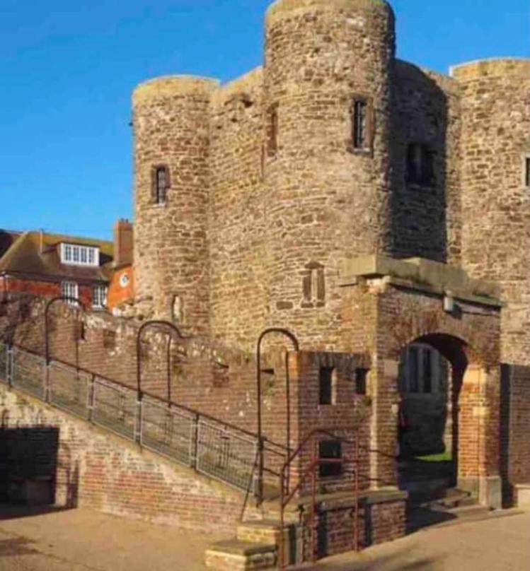 Rye- Tillingham - Location Location Location! Apartment Rye