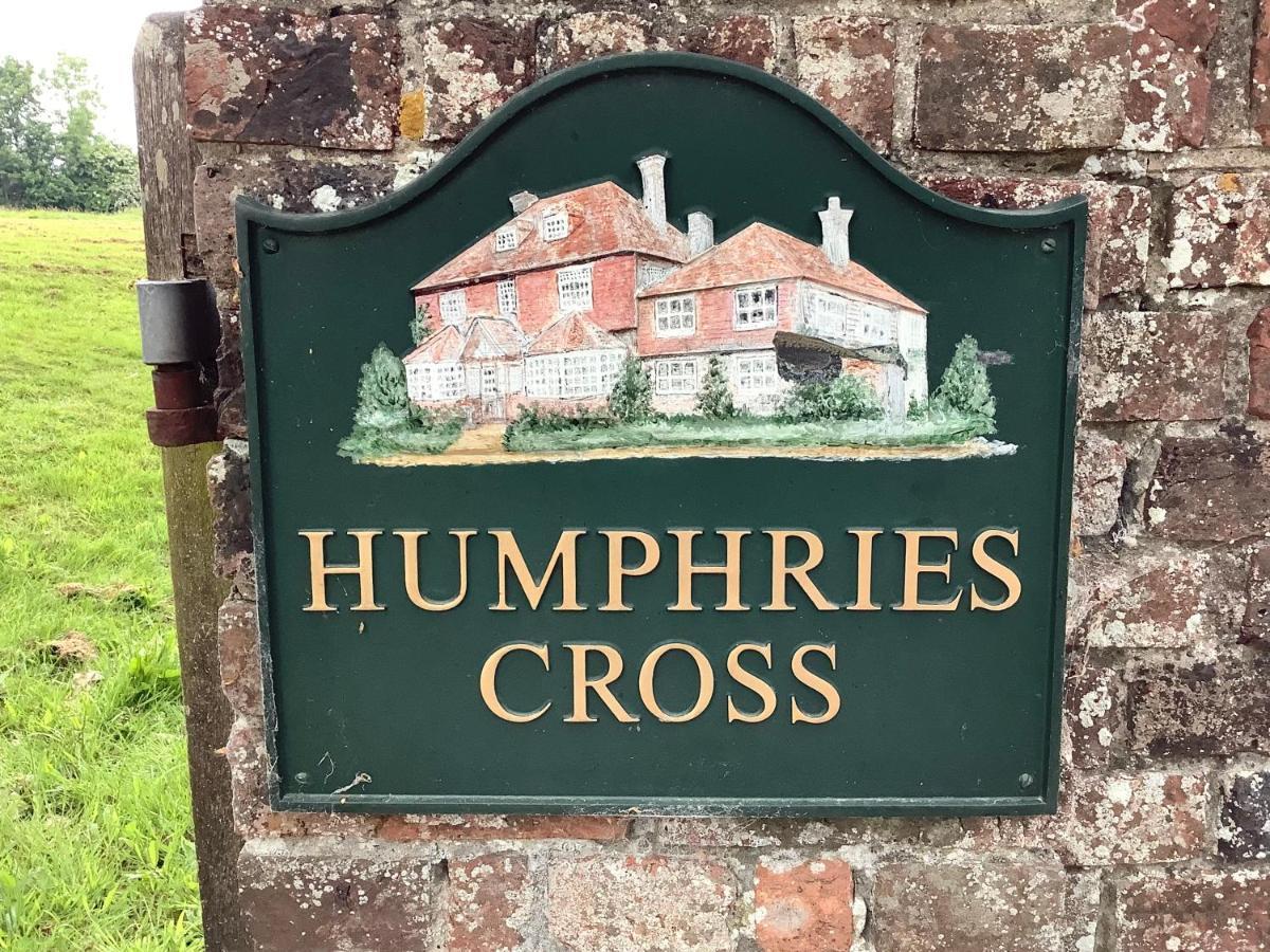 Humphries Cross *