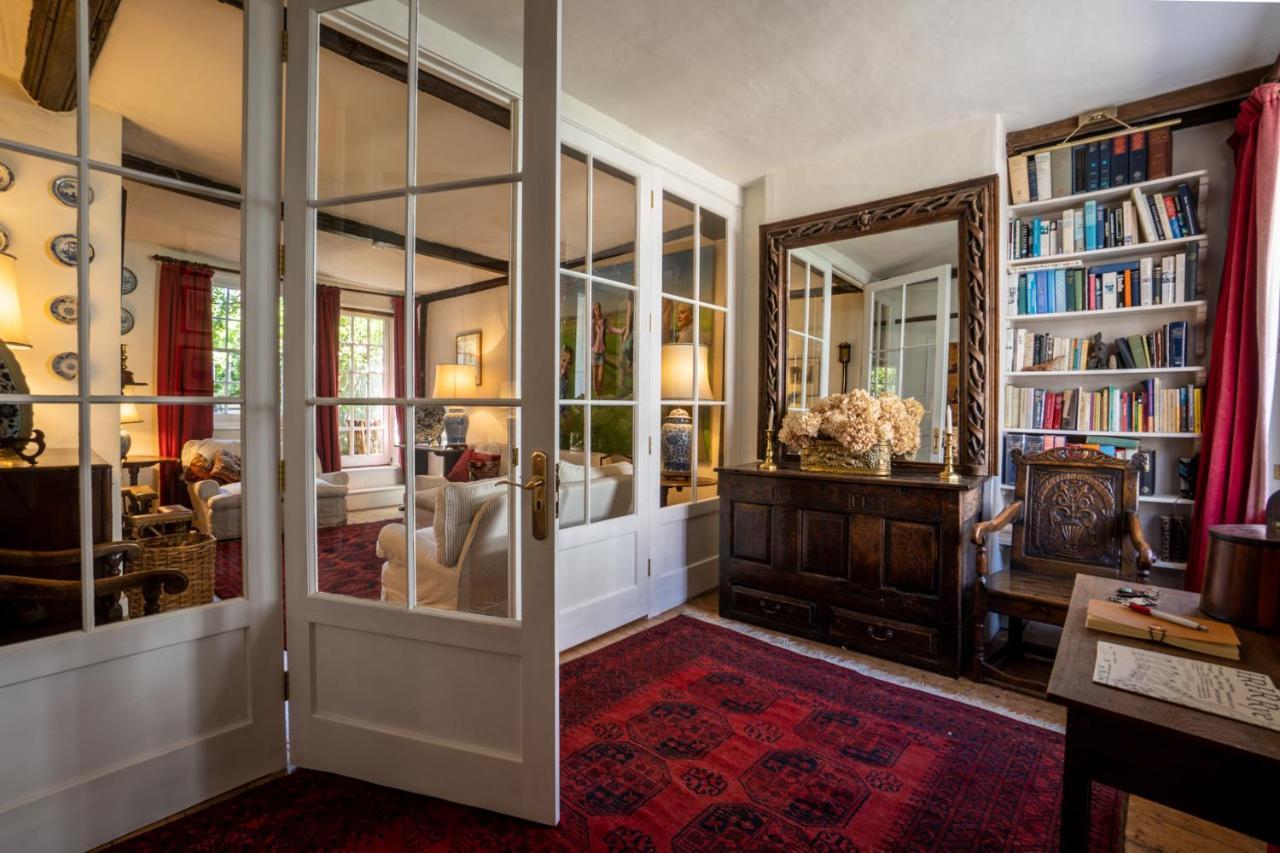 Bed & Breakfast The House With Two Front Doors