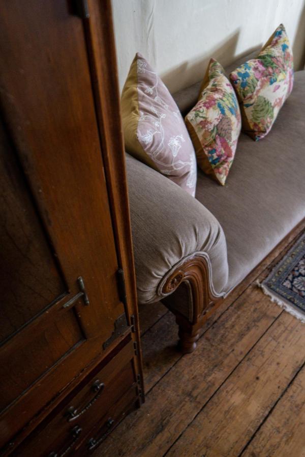 Bed & Breakfast The House With Two Front Doors