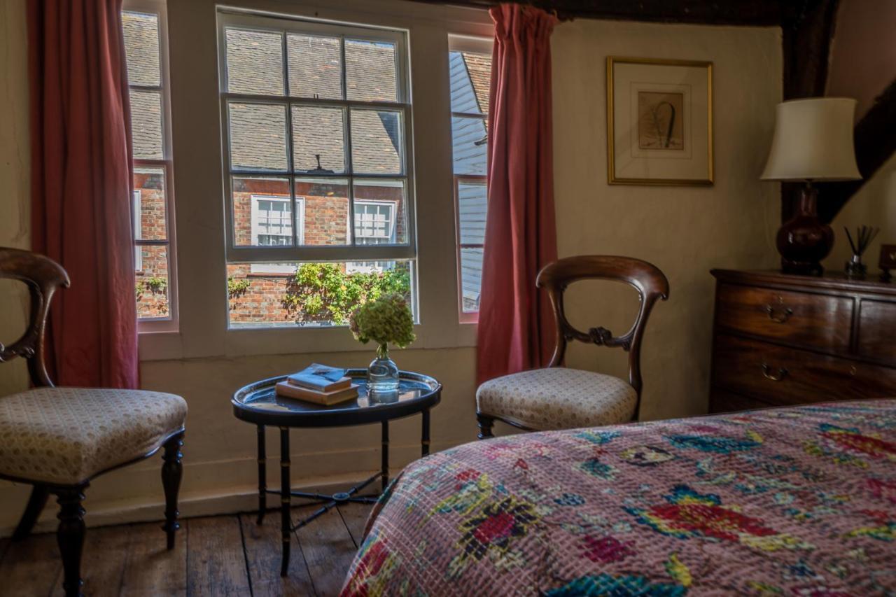 The House With Two Front Doors Bed & Breakfast
