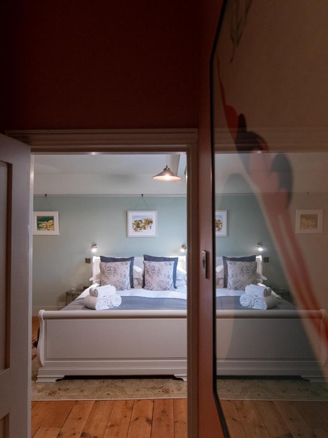 Red Bed & Breakfast *