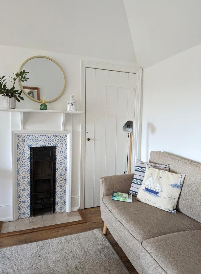 Humphries Cross Apartment Rye