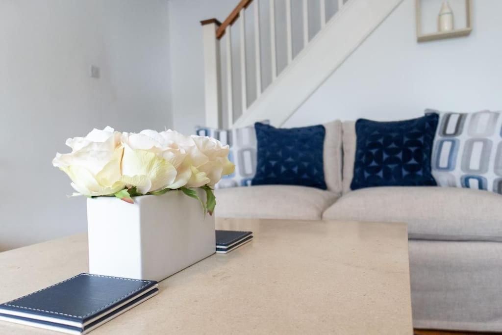 1 Regent Square, - For A Perfect Break * Rye