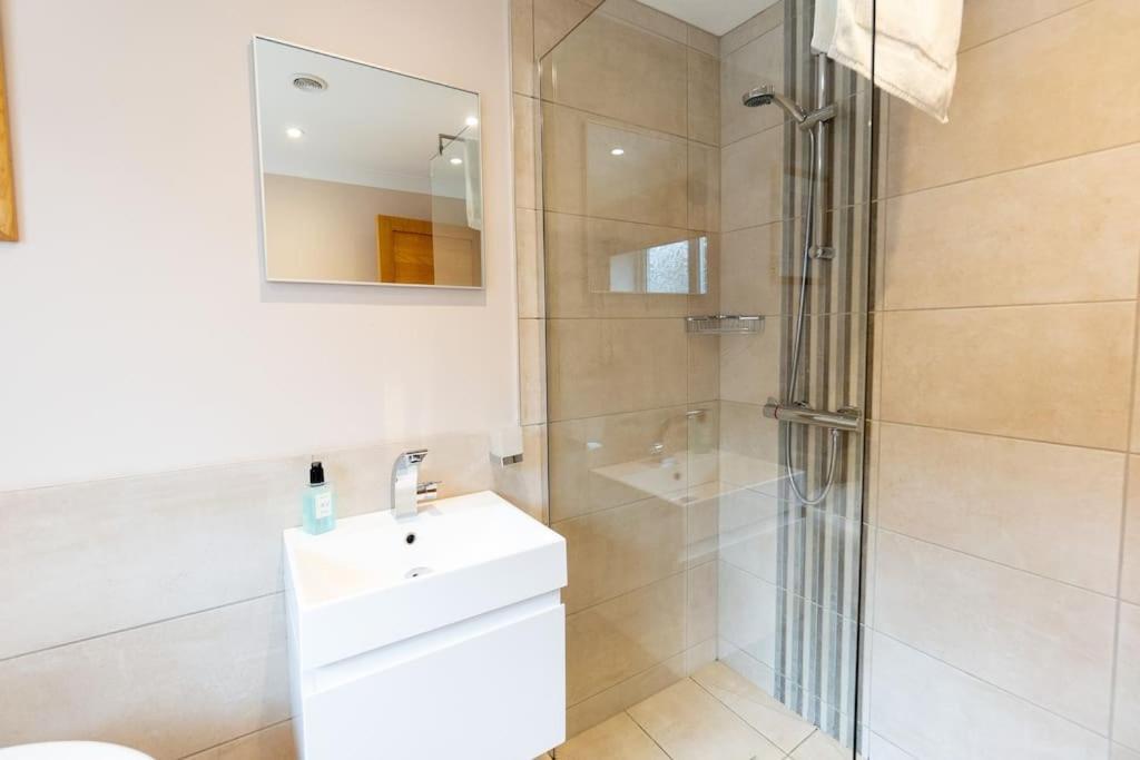 1 Regent Square, - For A Perfect Break *