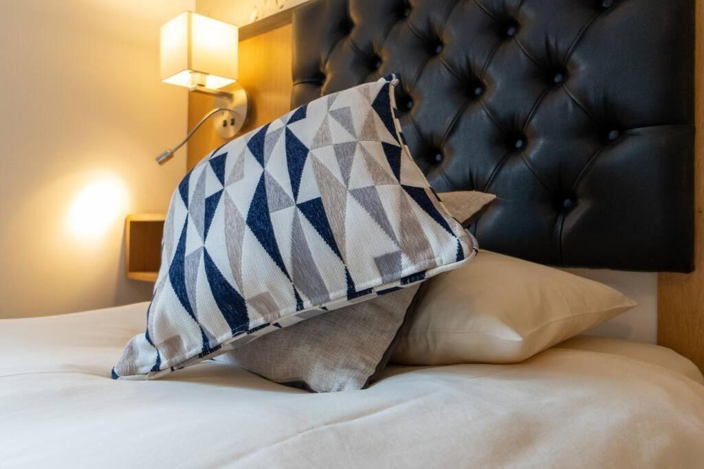 1 Regent Square, - For A Perfect Break *
