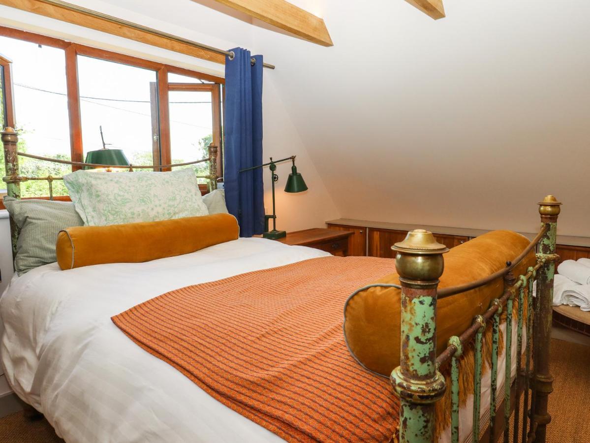 Six Acres House Holiday home *