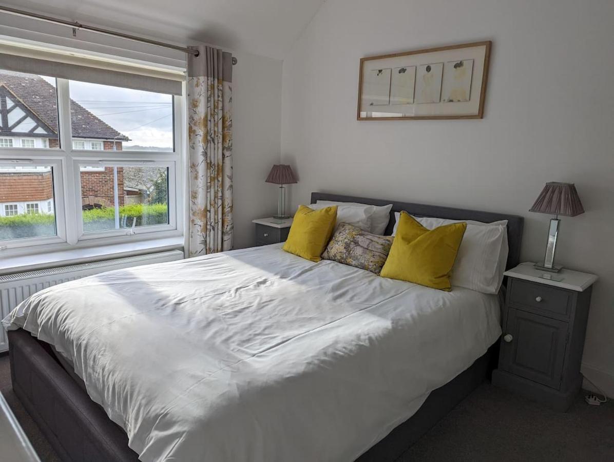 Cadborough Cliff Apartment Rye