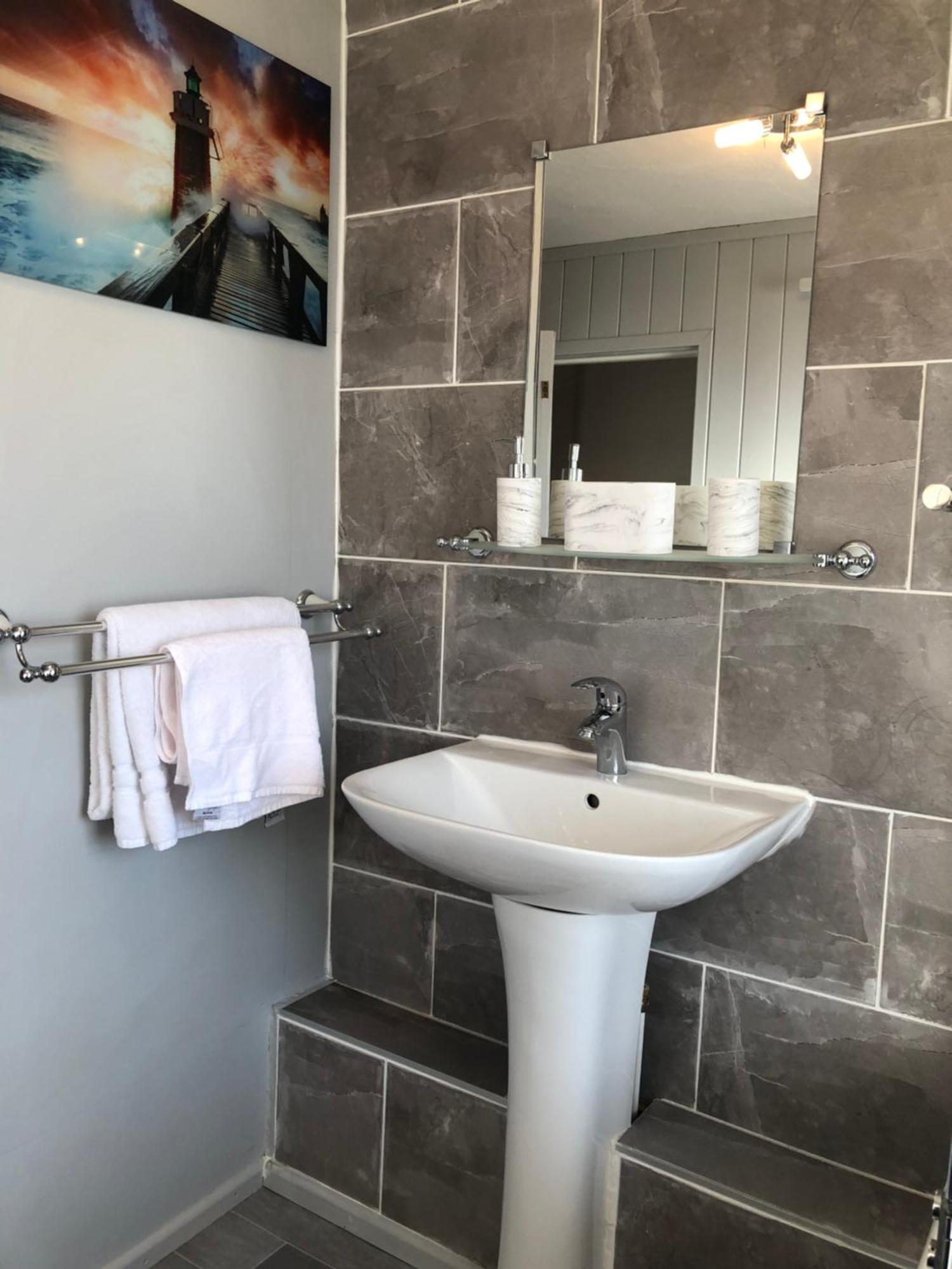 Church View Let - - Sleeps 6
