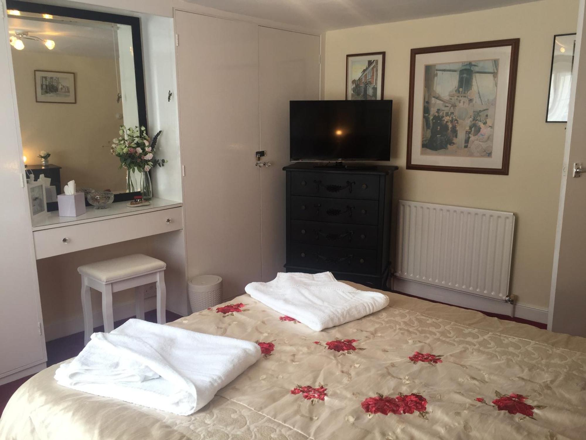 Church View Let - - Sleeps 6
