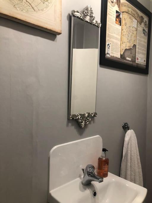Apartment Church View Let - - Sleeps 6 *