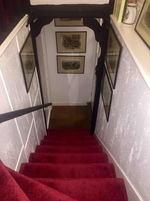 Church View Let - - Sleeps 6 Apartment *