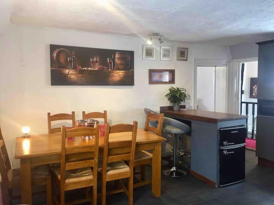 Church View Let - - Sleeps 6 Apartment Rye
