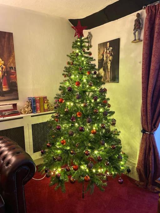 Church View Let - - Sleeps 6 *