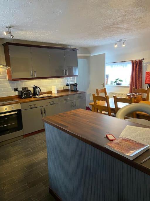 Church View Let - - Sleeps 6 Apartment Rye