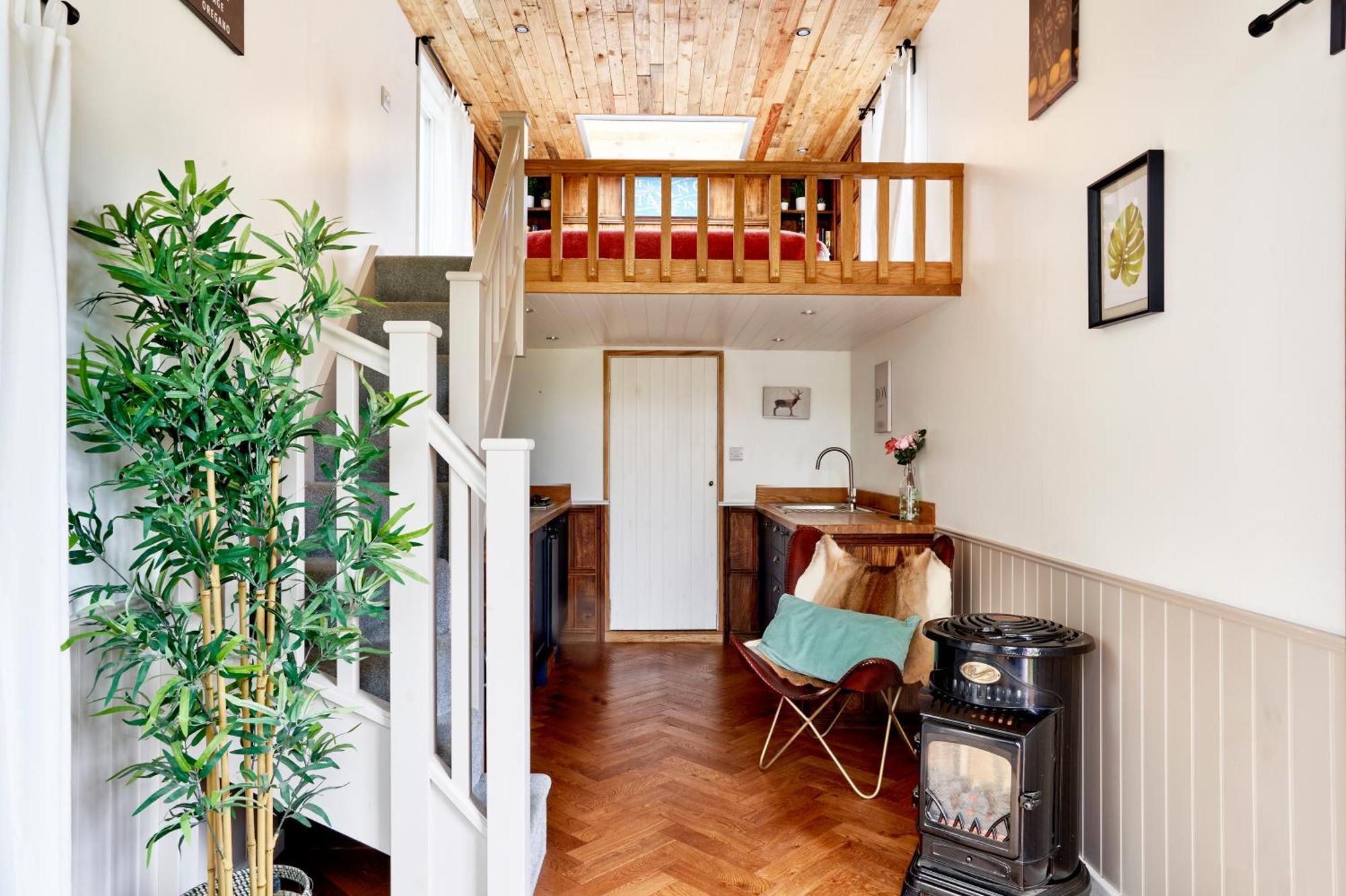 Farm stay Extraordinary Huts Ltd *