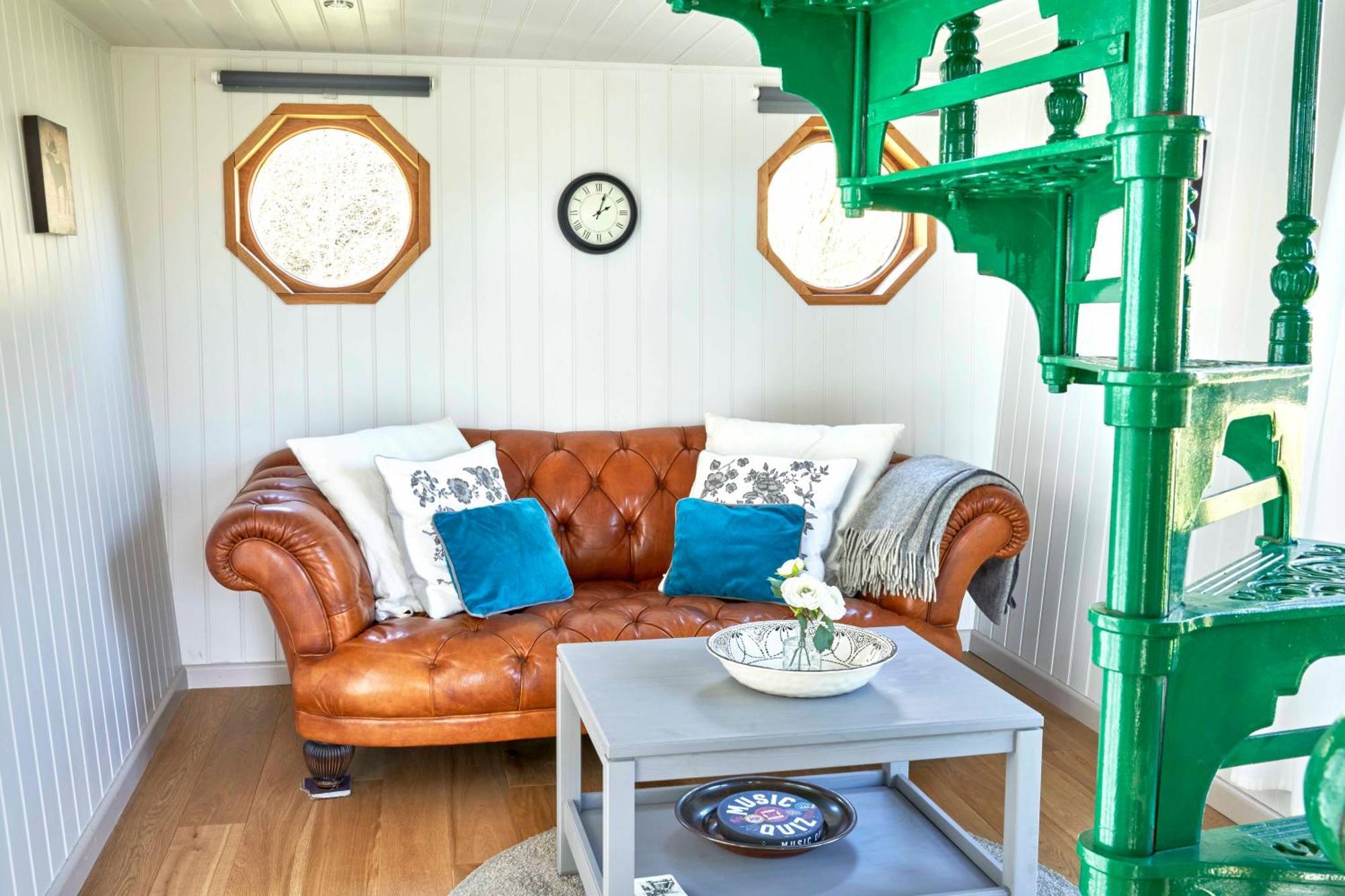 Farm stay Extraordinary Huts Ltd Rye